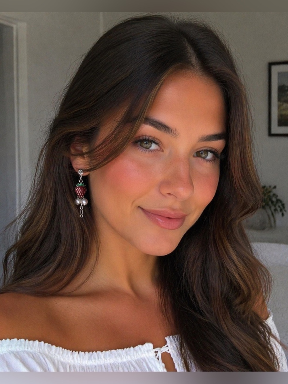 πβ¨ Adorable Strawberry Pearl Drop Earrings β So Cute & Trendy! β¨π - Picture 1 of 4